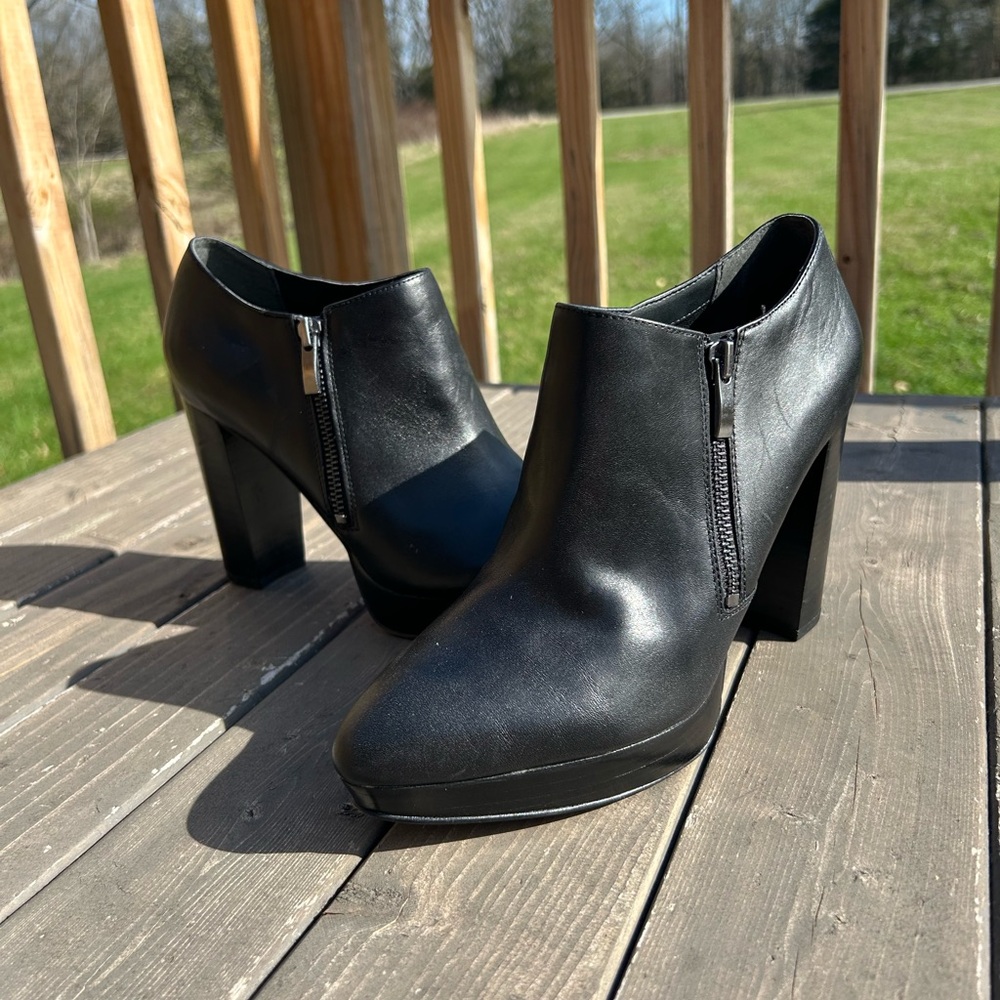 Franco Sarto Black Leather Platform Ankle‎ Booties Block Heel Side Zip Size 8.5